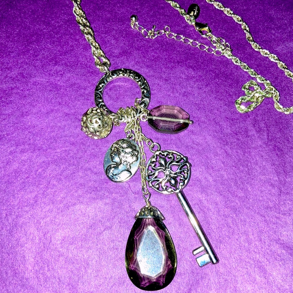 Gorgeous Lia Sophia key pendant charm in Silvertone necklace